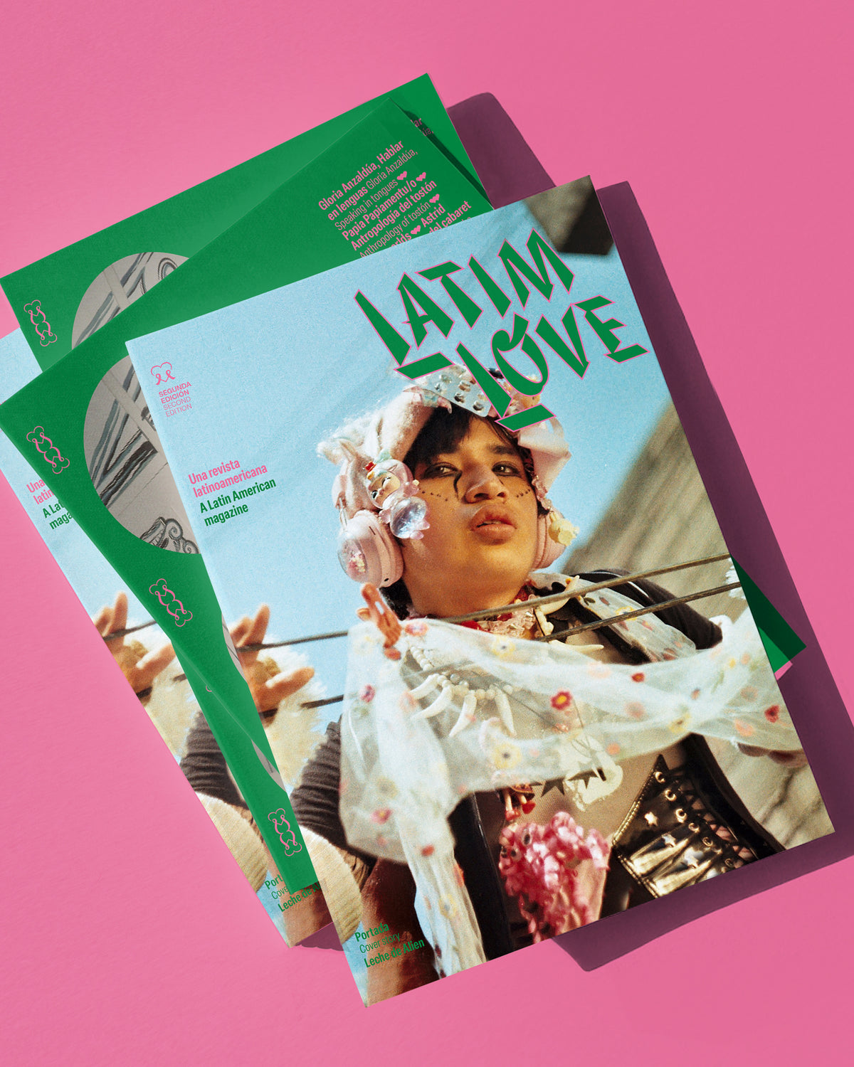 Issue 002: Astrid Hadad y Leche de Alien