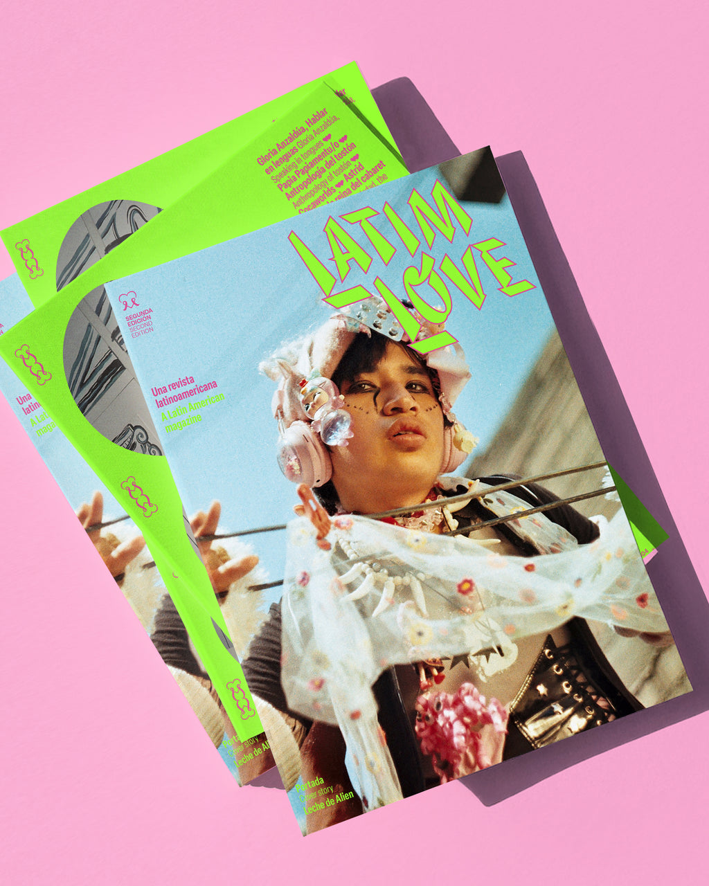 Issue 002: Astrid Hadad y Leche de Alien