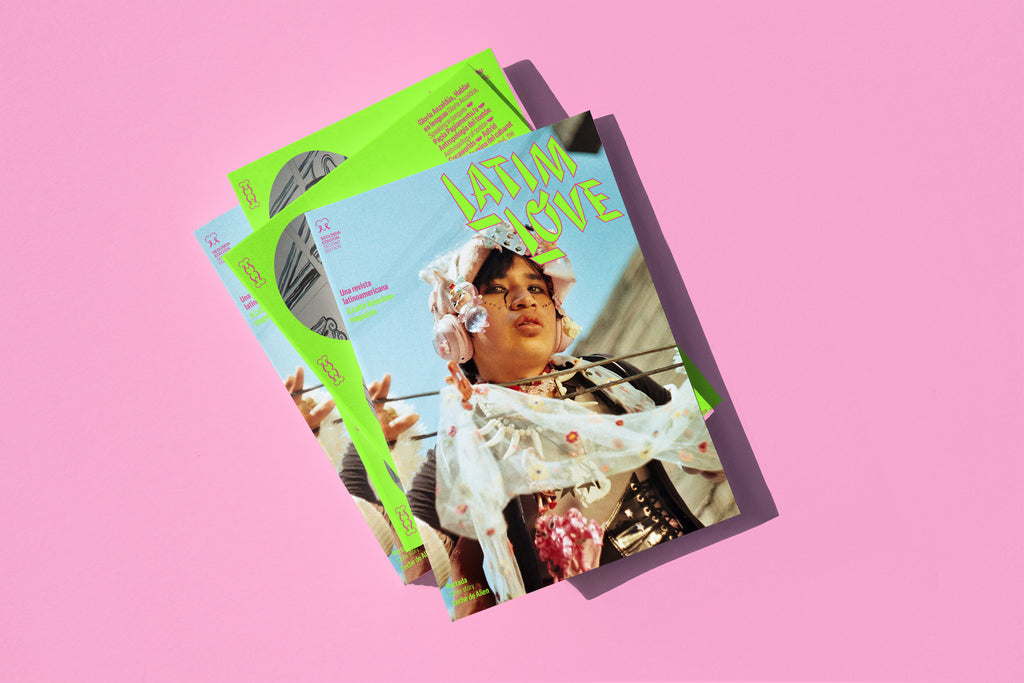 Issue 002: Astrid Hadad y Leche de Alien